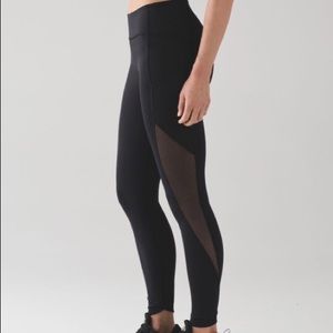Lululemon Sole Training 7/8 Tight Sz 6